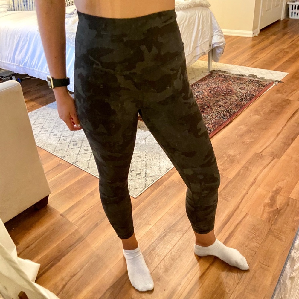 Army green lululemon align 21” crop leggings